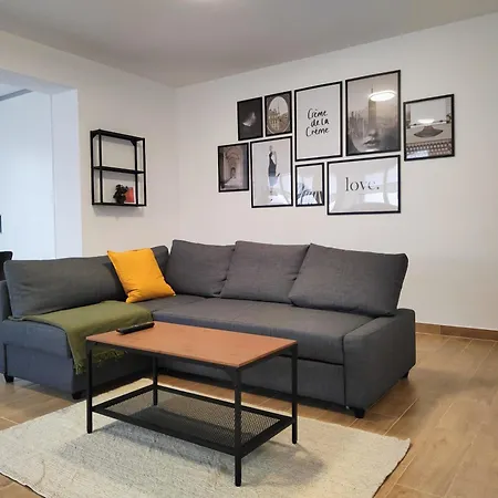 Apartma Walk In Apartment