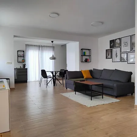 Apartma Walk In Apartment *